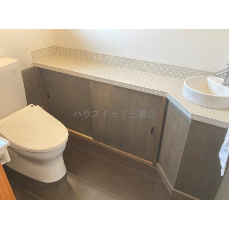 収納、手洗い場もあります。 2733808