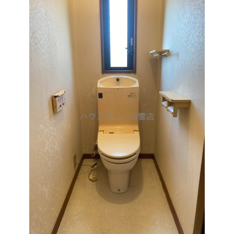 2階にもトイレがあります。おうちに2か所トイレがあると便利です! 3405266