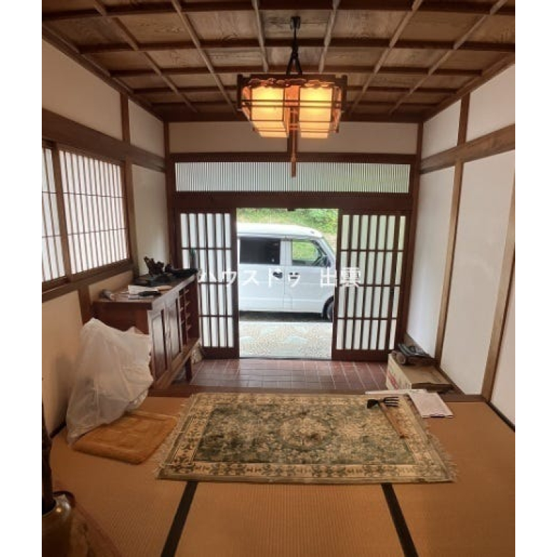 玄関は広いので荷物をたくさん持ち帰っても安心ですね。 4466319