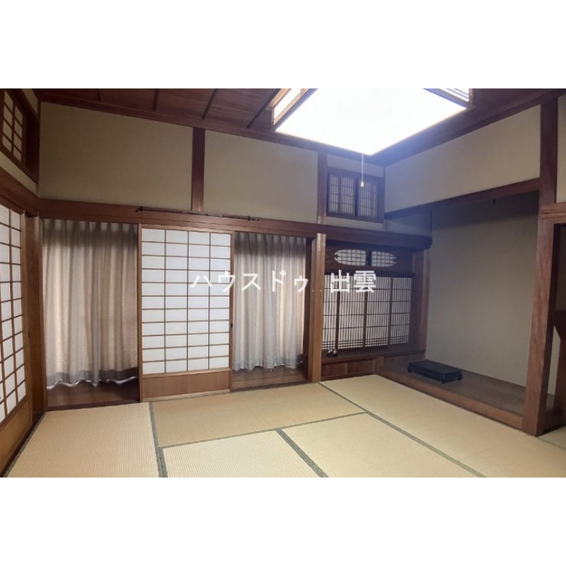 縁側があり明るいです。和室には床の間もあります。 4466319