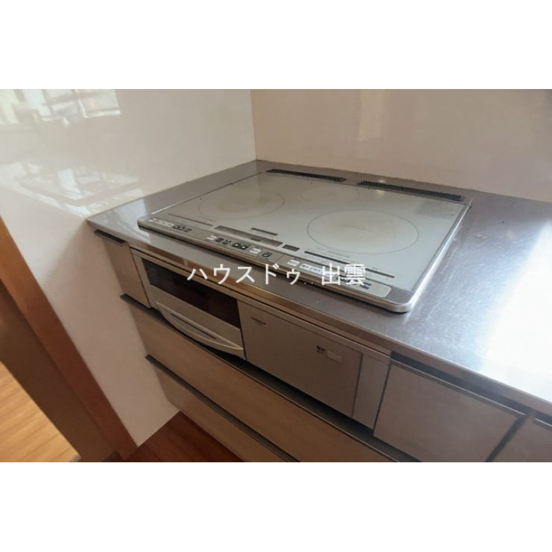 電気コンロなので小さいお子様も安全です。 4466319