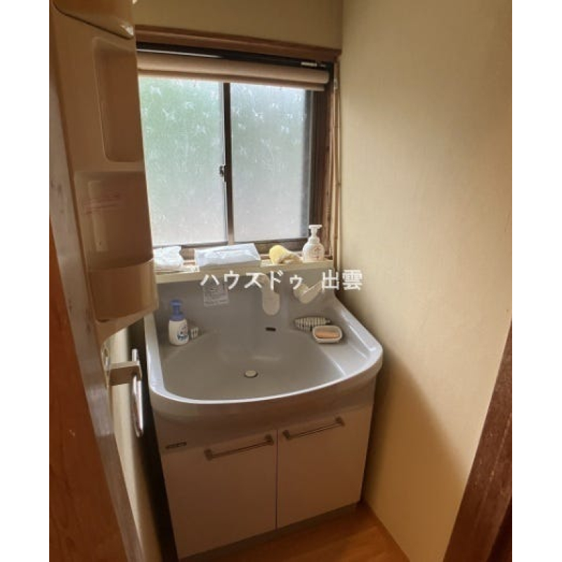 窓があるので明るく換気もしやすいです。 4466319