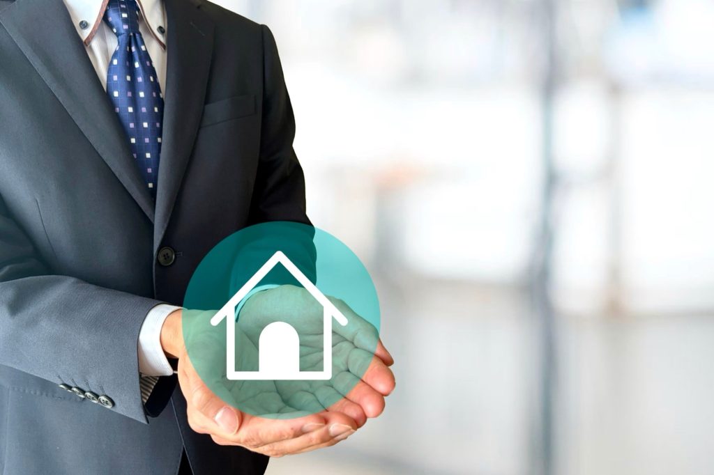 住宅営業マンが家についての悩みを親身にサポートすることを表現したイメージ